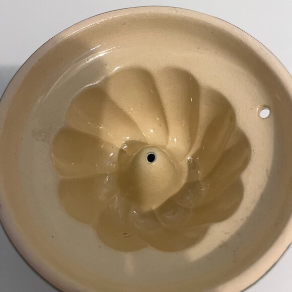 Vintage ALSACE Bundt Pan, Hand Painted French Cake Mold, Small Green Kugelhopf - Picture 2 of 3